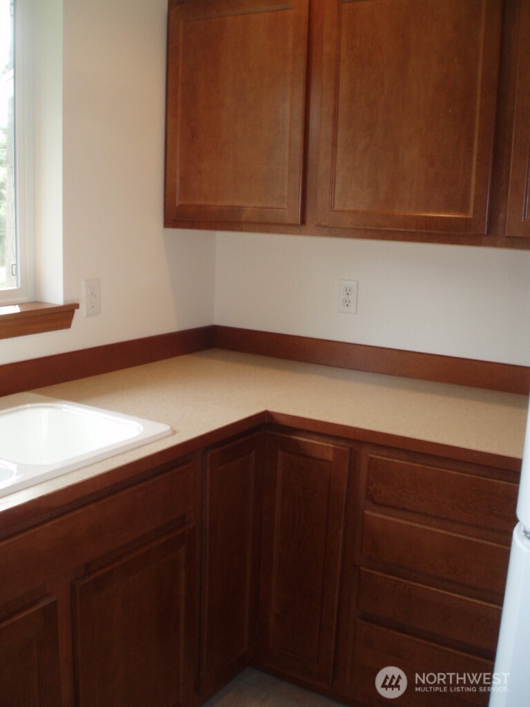 7223 Vandermark Road East Bonney Lake, WA 98391 - Photo 12 of 40