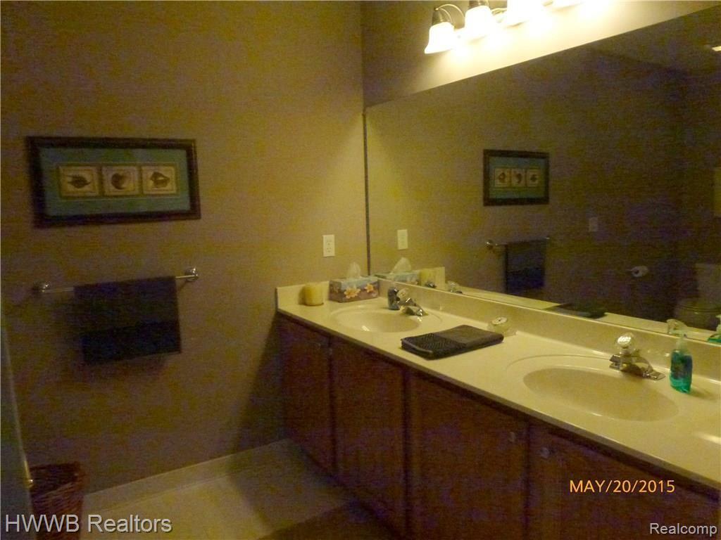 3561 Windingbrook Circle, Unit 93 Rochester Hills, MI 48309 - Photo 16 of 22