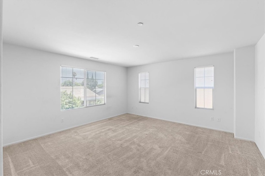 938 West Jasmine Way Rialto, CA 92376 - Photo 19 of 29