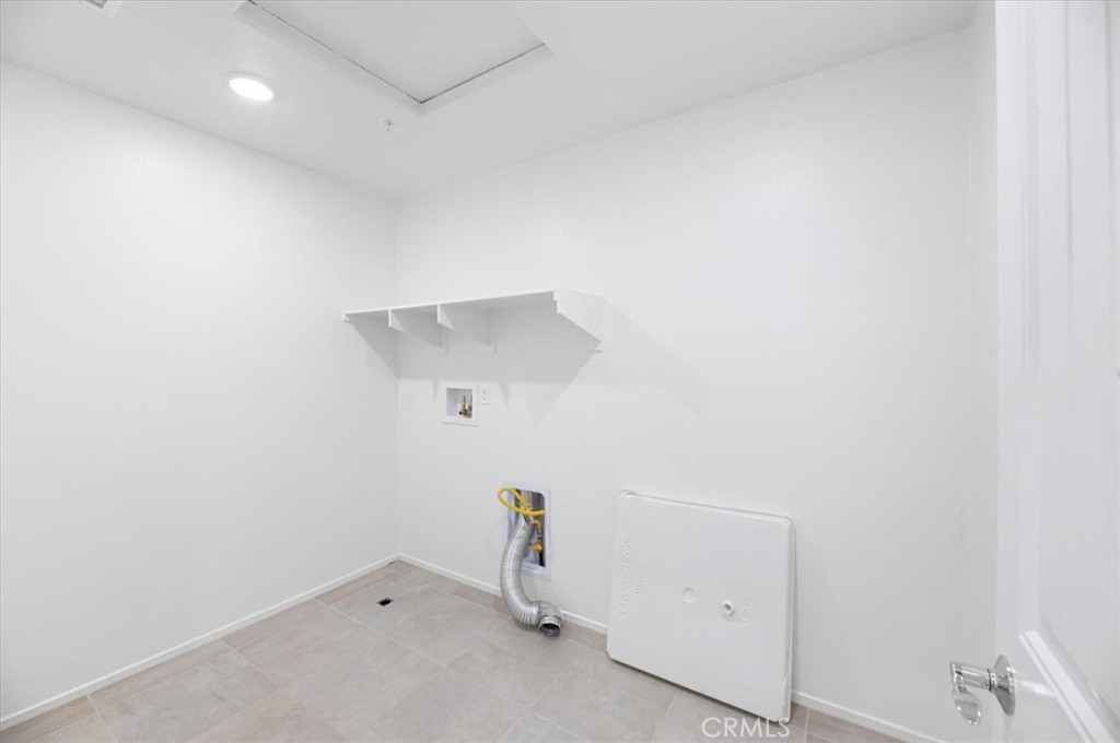 938 West Jasmine Way Rialto, CA 92376 - Photo 23 of 29