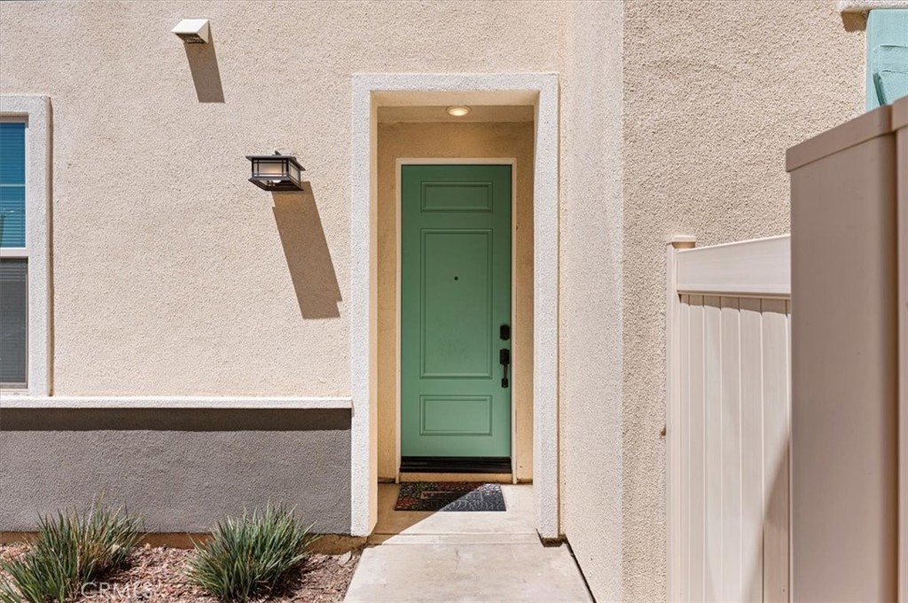 938 West Jasmine Way Rialto, CA 92376 - Photo 5 of 29