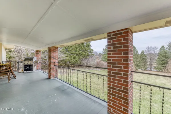 $535,000 | 305 Overbrook Drive, Bristol, TN 37620