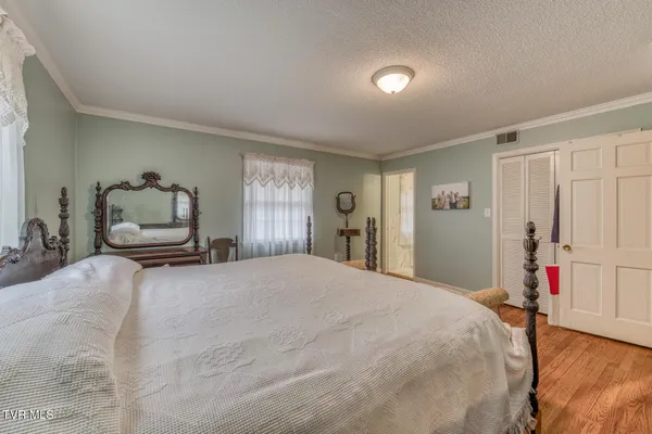 $535,000 | 305 Overbrook Drive, Bristol, TN 37620