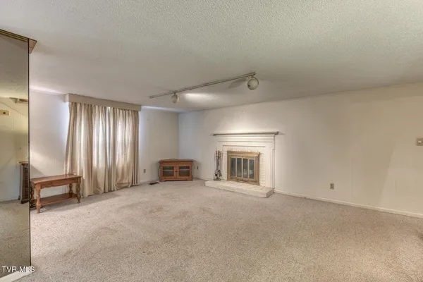 $535,000 | 305 Overbrook Drive, Bristol, TN 37620