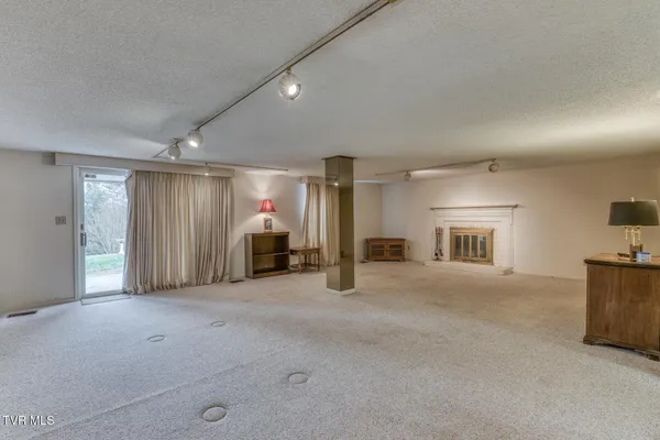 $535,000 | 305 Overbrook Drive, Bristol, TN 37620