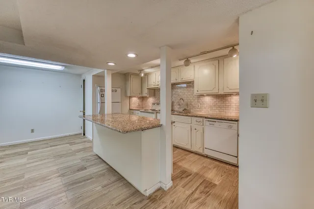 $535,000 | 305 Overbrook Drive, Bristol, TN 37620