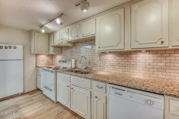 $535,000 | 305 Overbrook Drive, Bristol, TN 37620