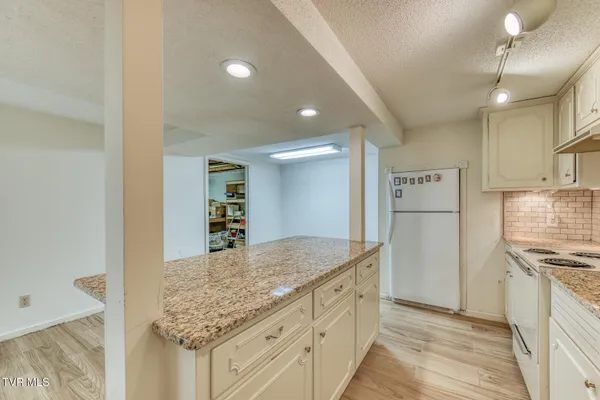 $535,000 | 305 Overbrook Drive, Bristol, TN 37620