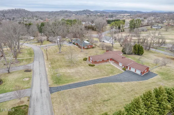 $535,000 | 305 Overbrook Drive, Bristol, TN 37620