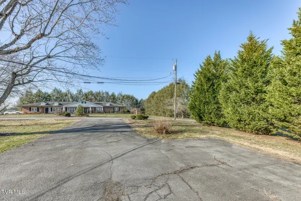 $535,000 | 305 Overbrook Drive, Bristol, TN 37620