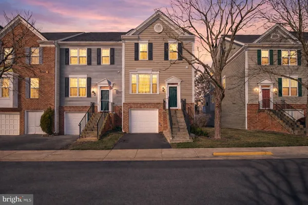 $700,000 | 43078 Francis Square, Chantilly, VA 20152
