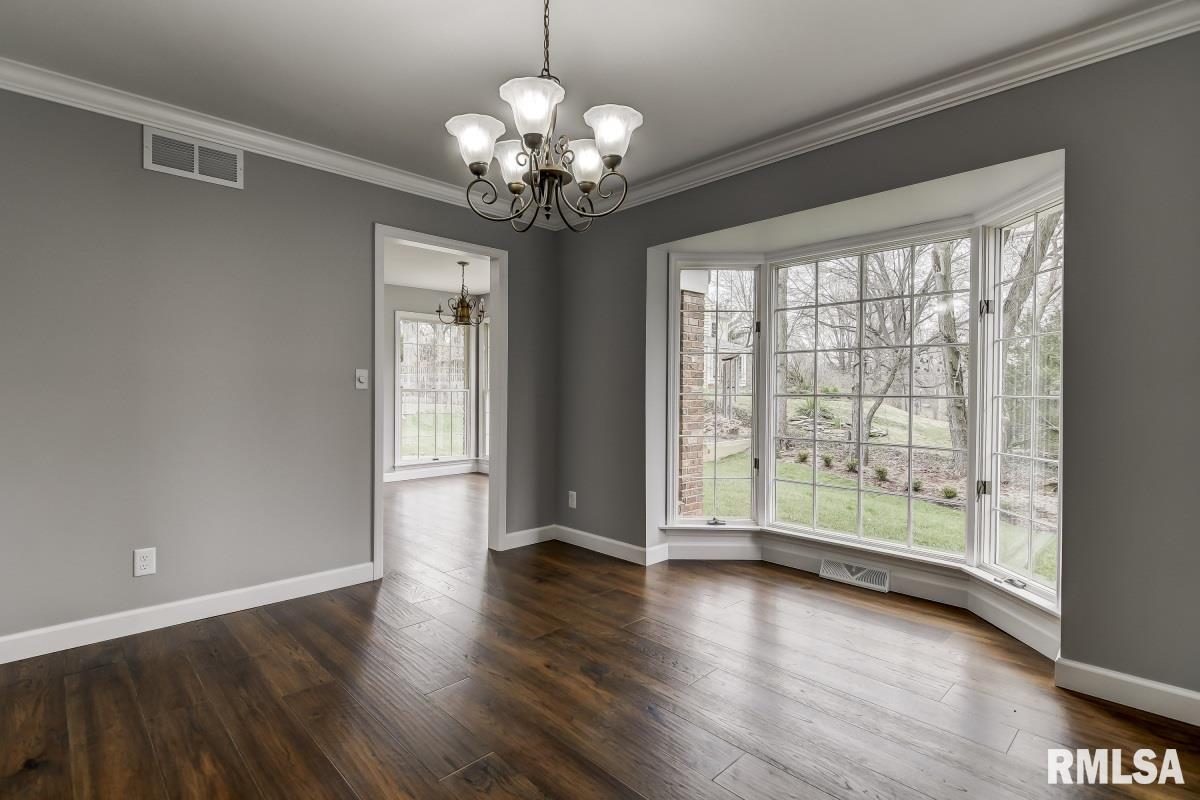 9 Bridge Terrace Springfield, IL 62704 - Photo 13 of 49