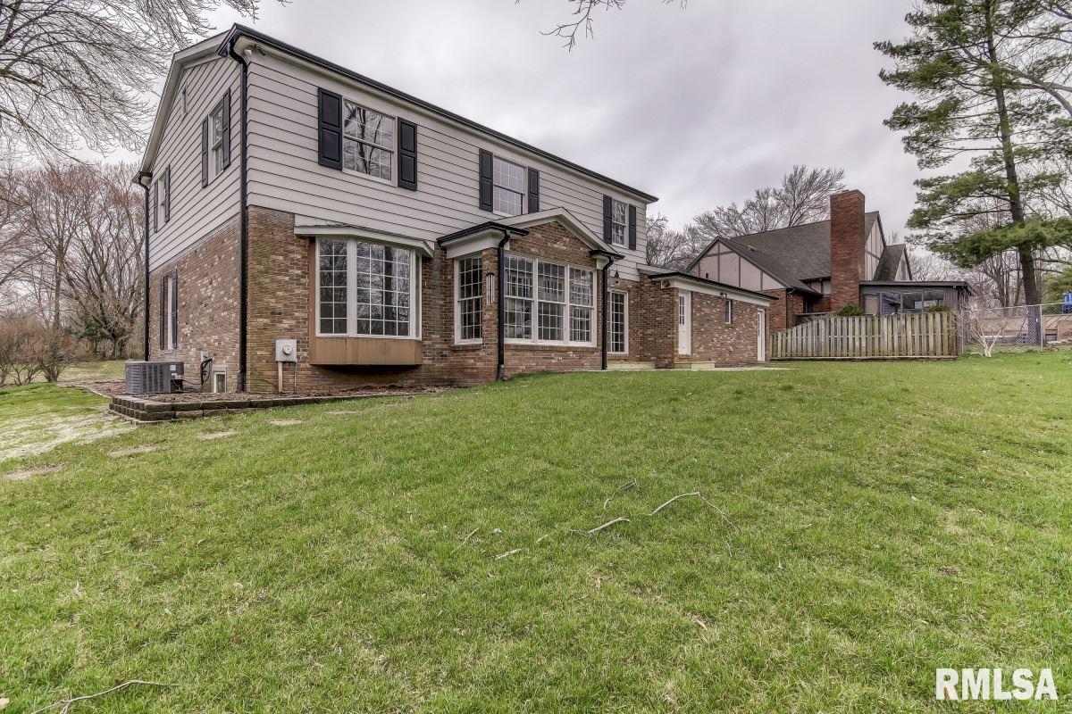 9 Bridge Terrace Springfield, IL 62704 - Photo 2 of 49