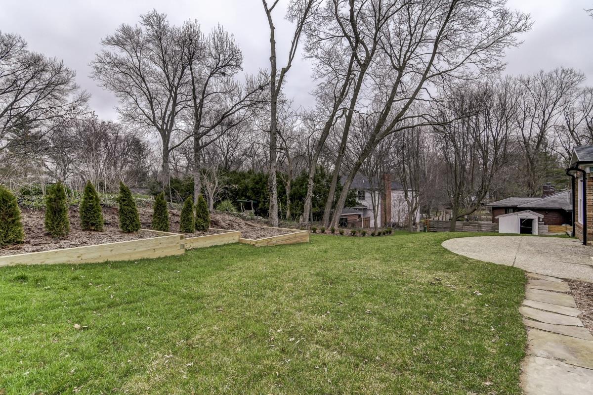 9 Bridge Terrace Springfield, IL 62704 - Photo 3 of 49