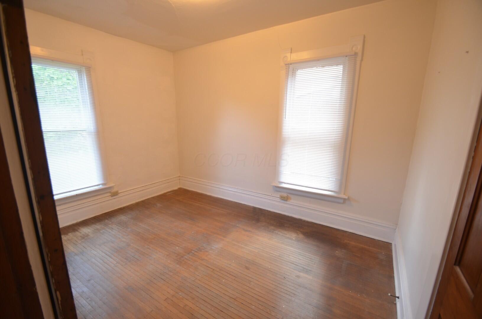 1368 Neil Avenue Columbus, OH 43201 - Photo 22 of 36 22. SE Bedroom
