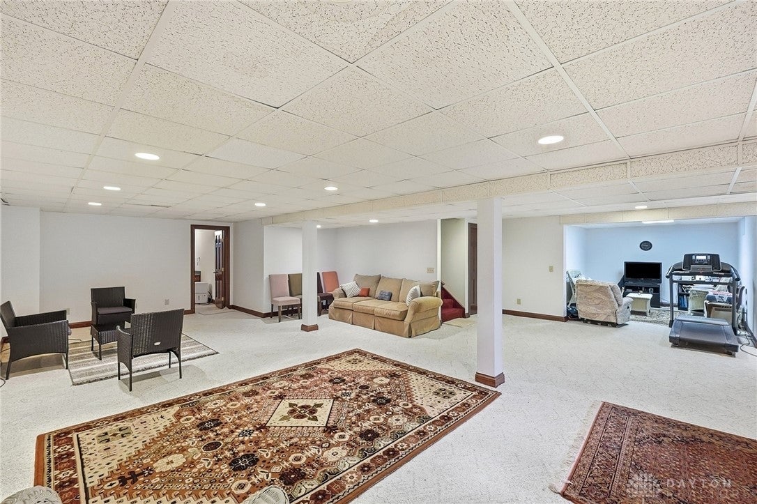 1974 Appian Way Springfield, OH 45503 - Photo 37 of 50 Gallery Image 37
