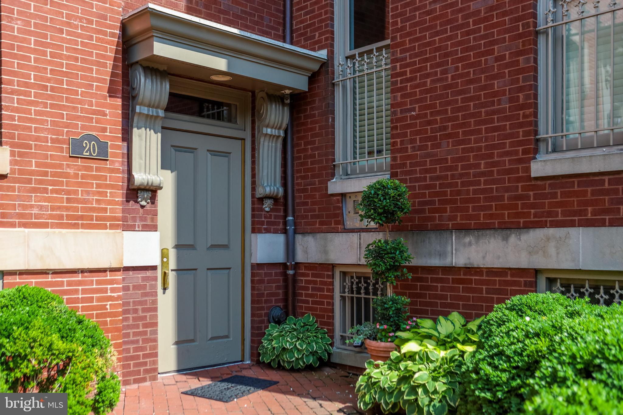 20 Logan Circle Northwest, Unit 33 Washington, DC 20005 - Photo 21 of 27 Inviting main entrance.