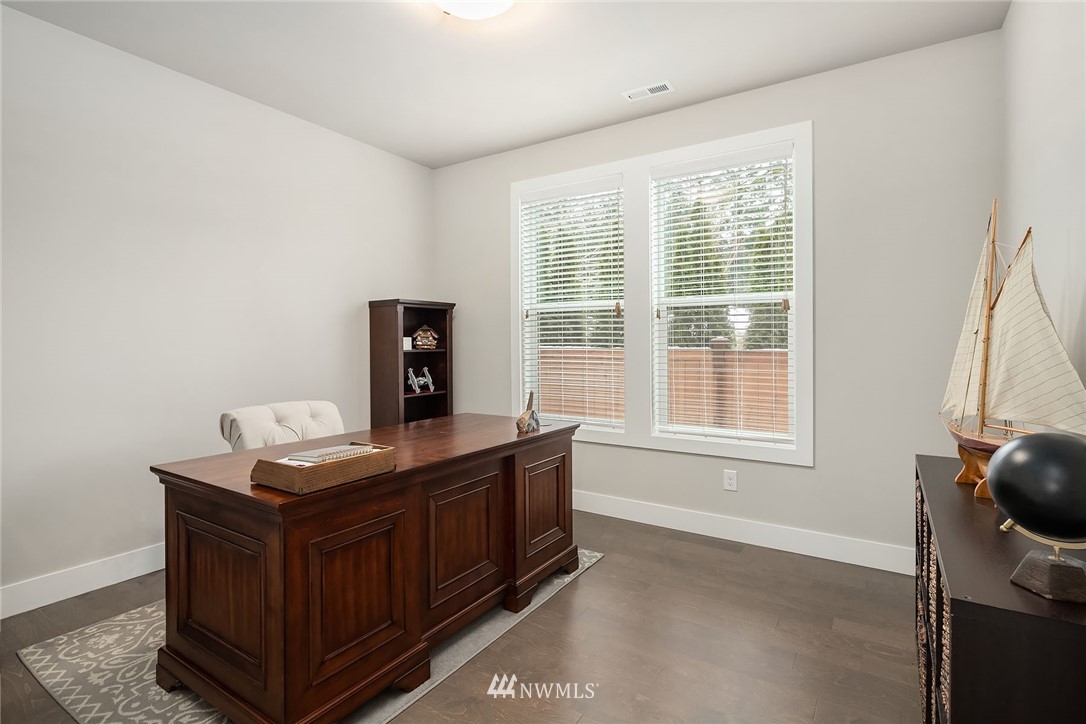 326 Graham Avenue Southeast Renton, WA 98059 - Photo 12 of 28