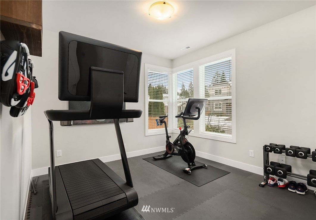 326 Graham Avenue Southeast Renton, WA 98059 - Photo 13 of 28