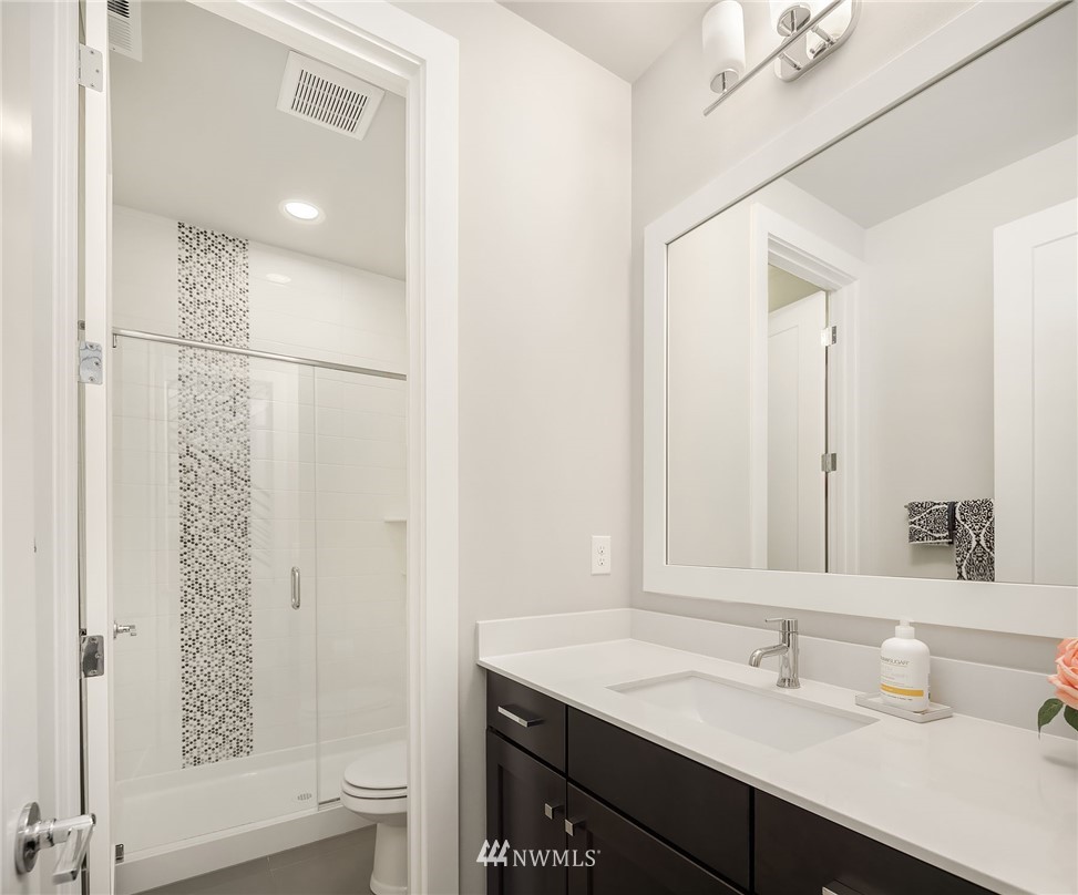 326 Graham Avenue Southeast Renton, WA 98059 - Photo 14 of 28