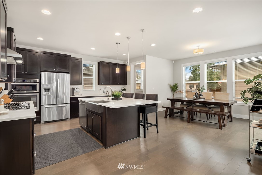 326 Graham Avenue Southeast Renton, WA 98059 - Photo 8 of 28