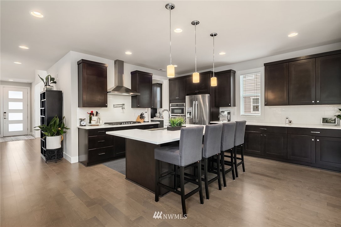 326 Graham Avenue Southeast Renton, WA 98059 - Photo 9 of 28