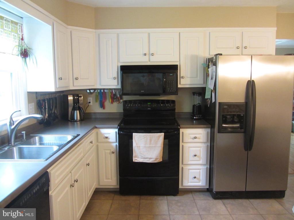 429 Haverhill Road Lancaster, PA 17601 - Photo 13 of 25