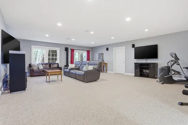 $789,000 | 215 Rangeway Road, Unit 11, Billerica, MA 01862