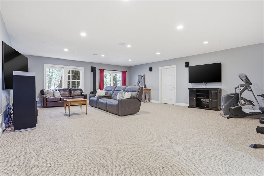 215 Rangeway Road, Unit 11 Billerica, MA 01862 - Photo 24 of 31