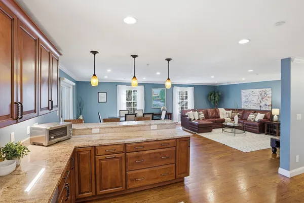 $789,000 | 215 Rangeway Road, Unit 11, Billerica, MA 01862