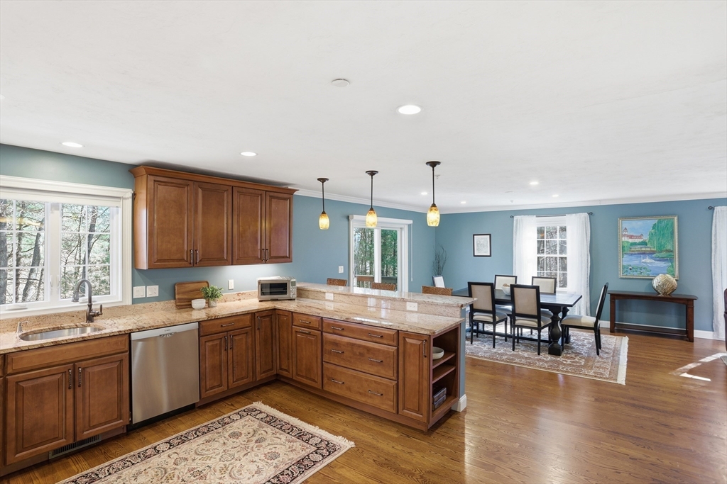 215 Rangeway Road, Unit 11 Billerica, MA 01862 - Photo 5 of 31