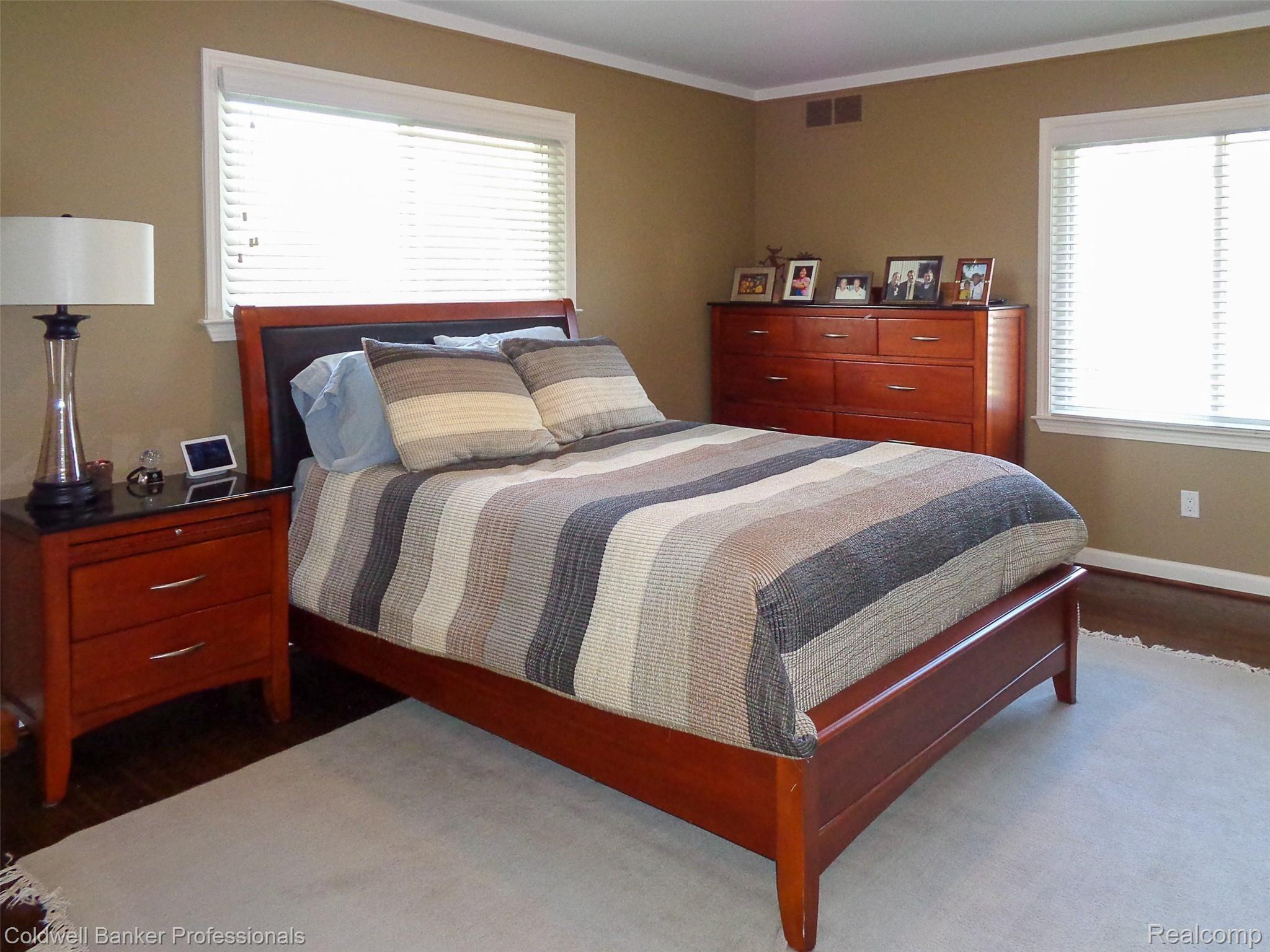 16945 Reedmere Avenue Franklin, MI 48025 - Photo 19 of 37 DSC00406.JPG