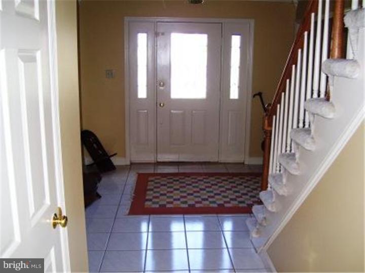 109 Grande Boulevard Sinking Spring, PA 19608 - Photo 3 of 21 Foyer