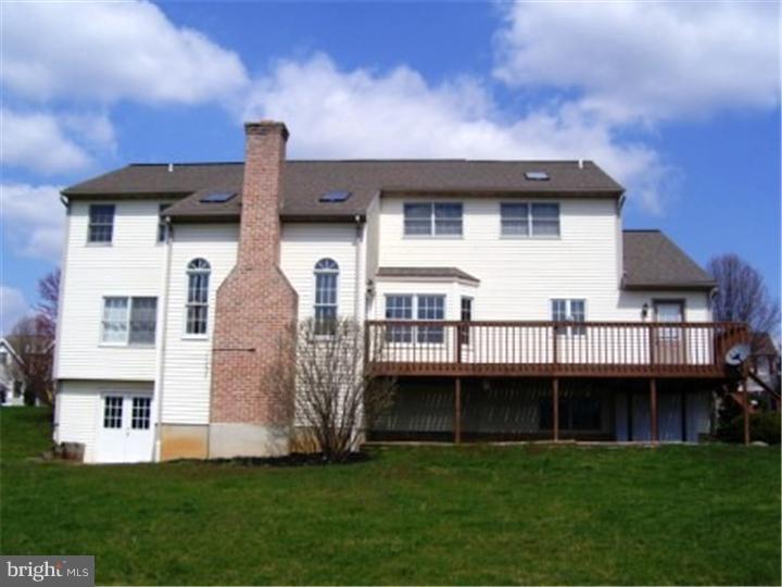 109 Grande Boulevard Sinking Spring, PA 19608 - Photo 21 of 21 Exterior Back