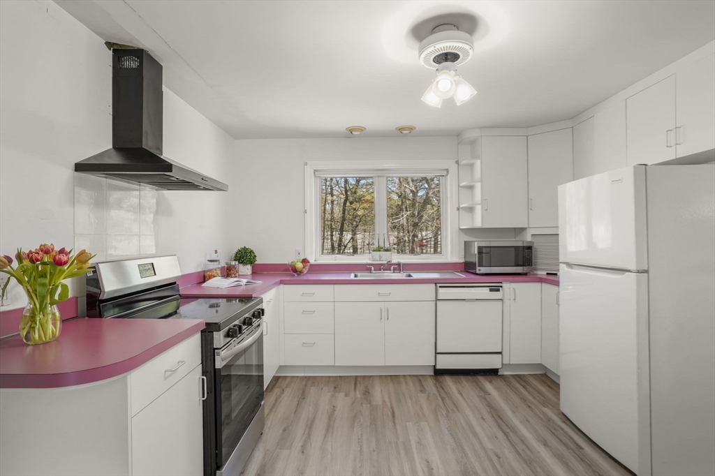 54 Meadowbrook Road Chelmsford, MA 01863 - Photo 9 of 16 Gallery Image 9