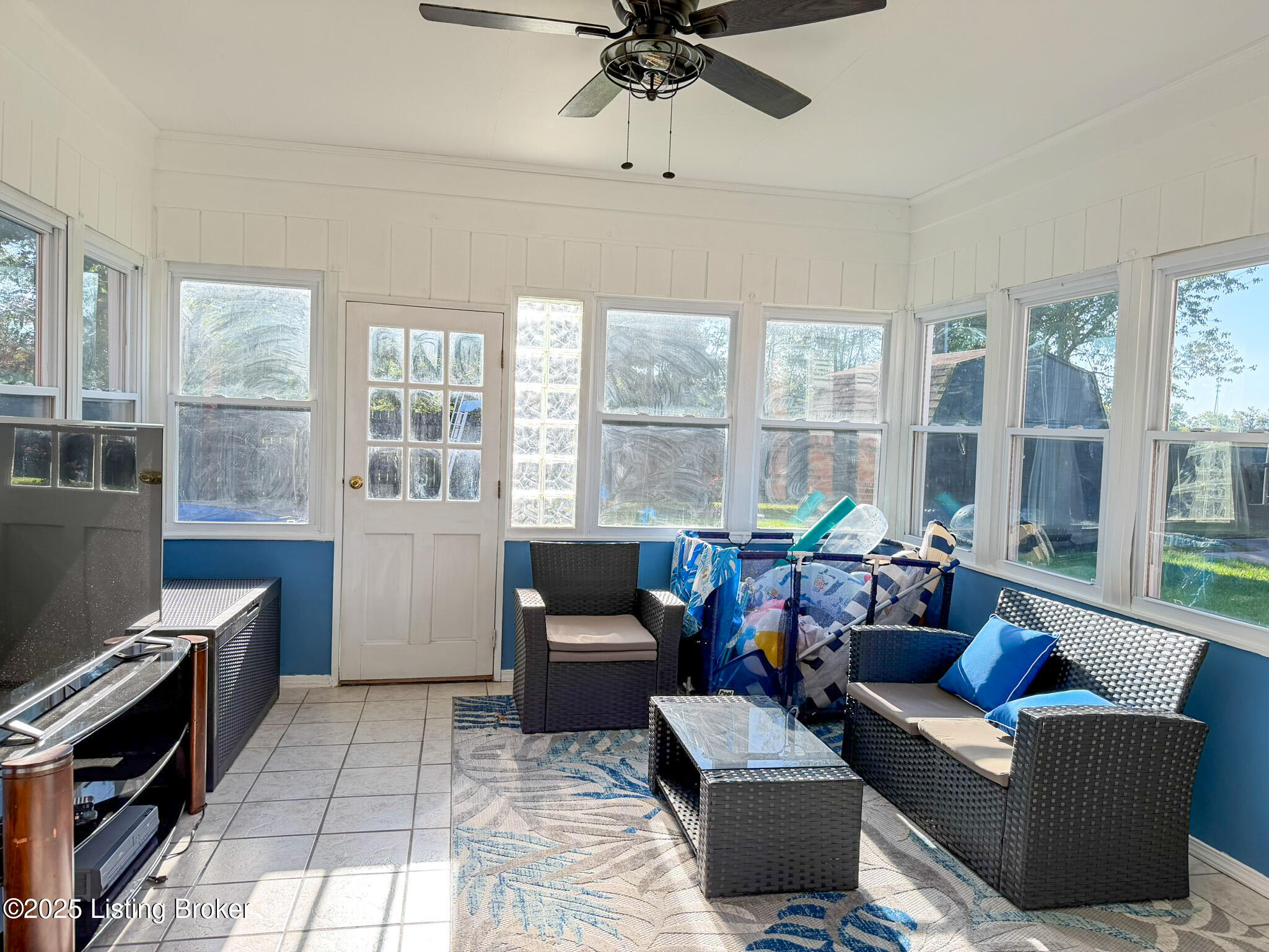 301 Foxtail Road Versailles, KY 40383 - Photo 26 of 38 Sunroom