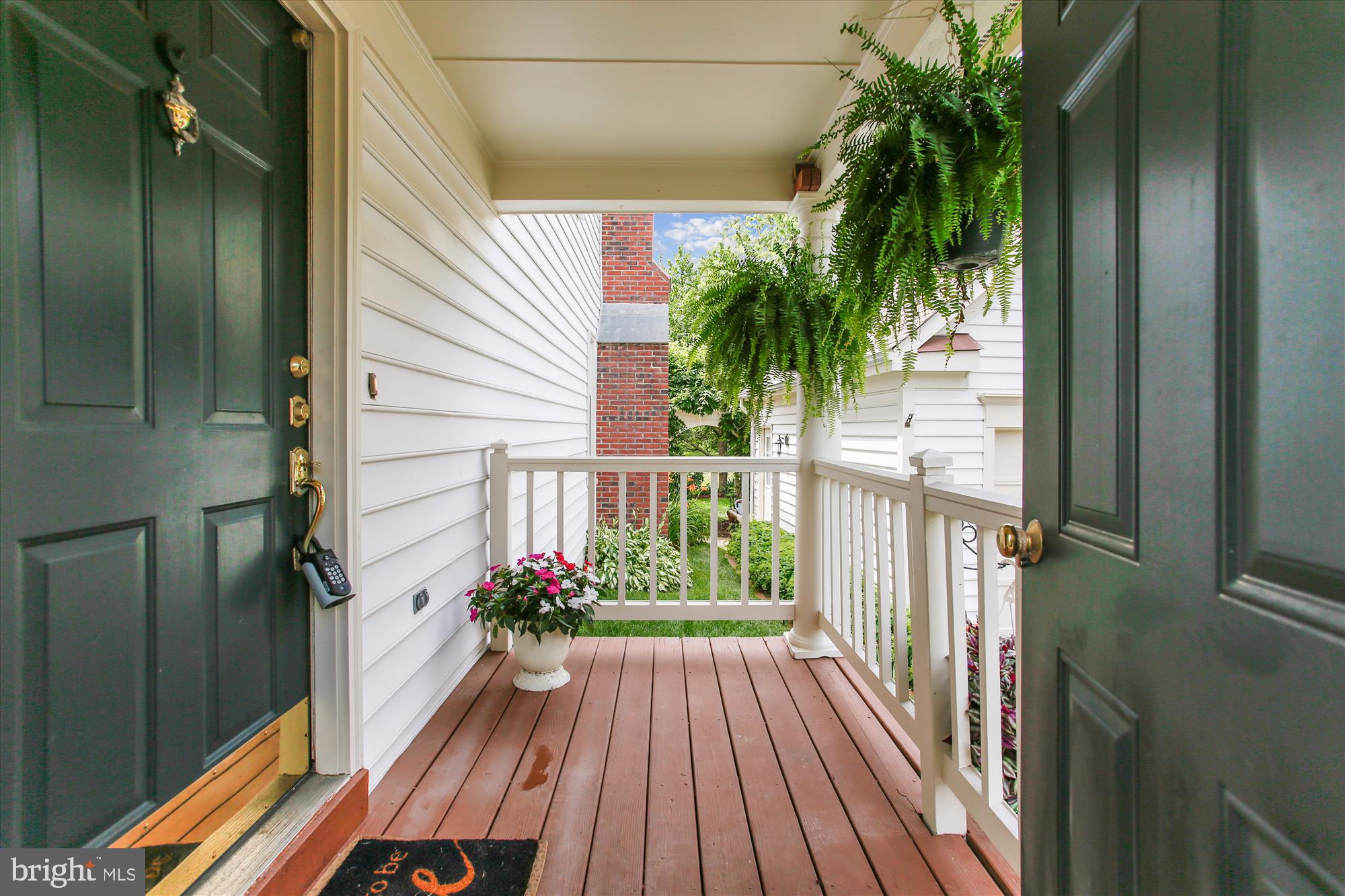 6584 Forsythia Street Springfield, VA 22150 - Photo 8 of 63 Gallery Image 8