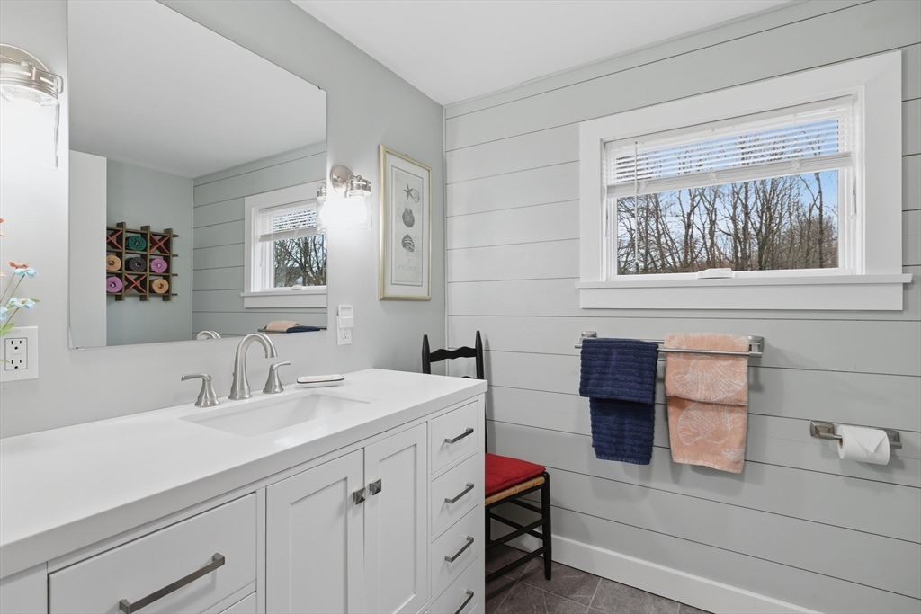 9 Otter River Road Templeton, MA 01468 - Photo 19 of 34