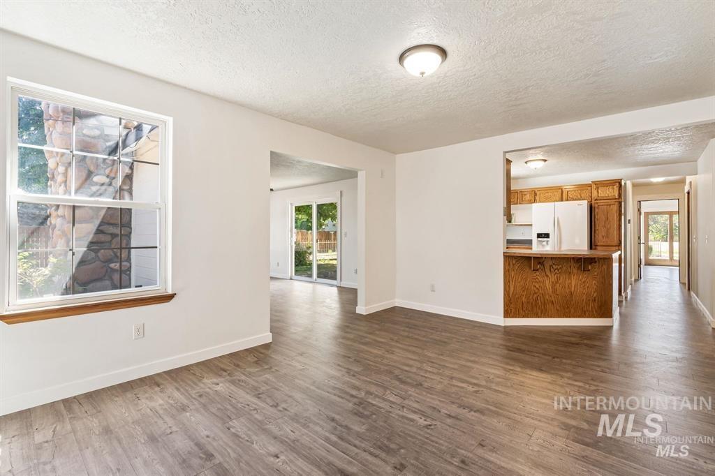 4135 West Cherry Lane Meridian, ID 83642 - Photo 4 of 28
