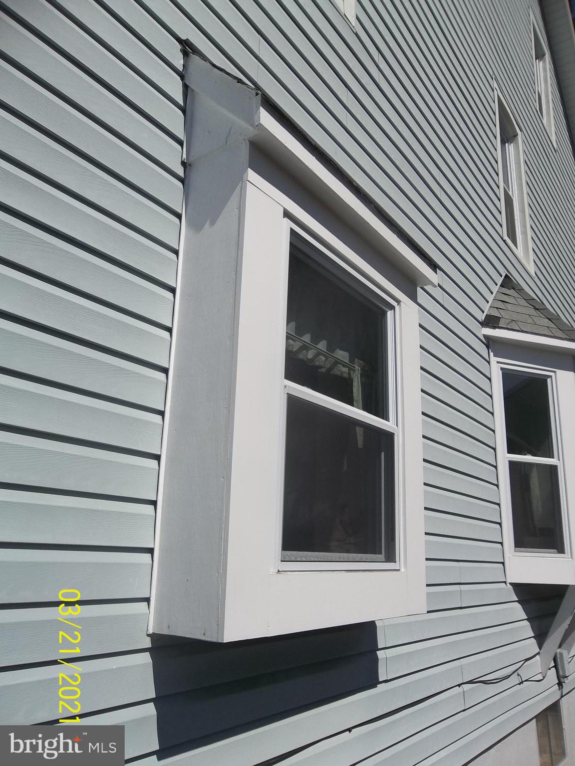 128 Madison Street Riverside, NJ 08075 - Photo 7 of 40 a view of entryway