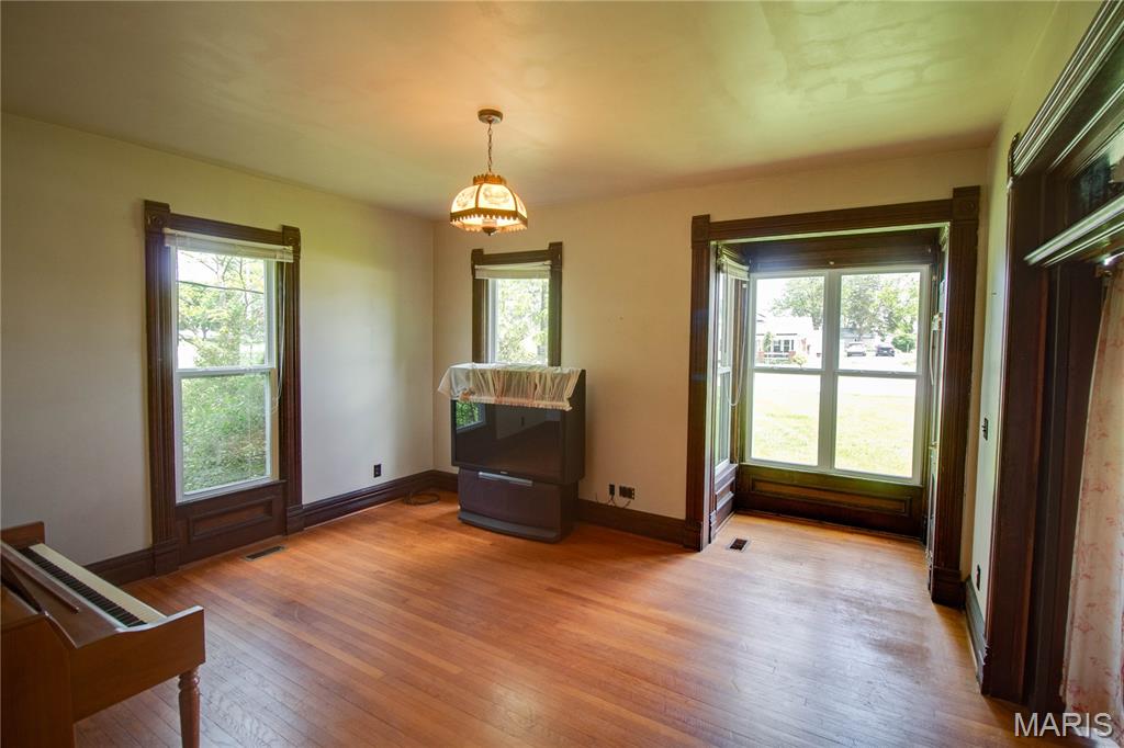 115 North Main Street Modesto, IL 62667 - Photo 6 of 57