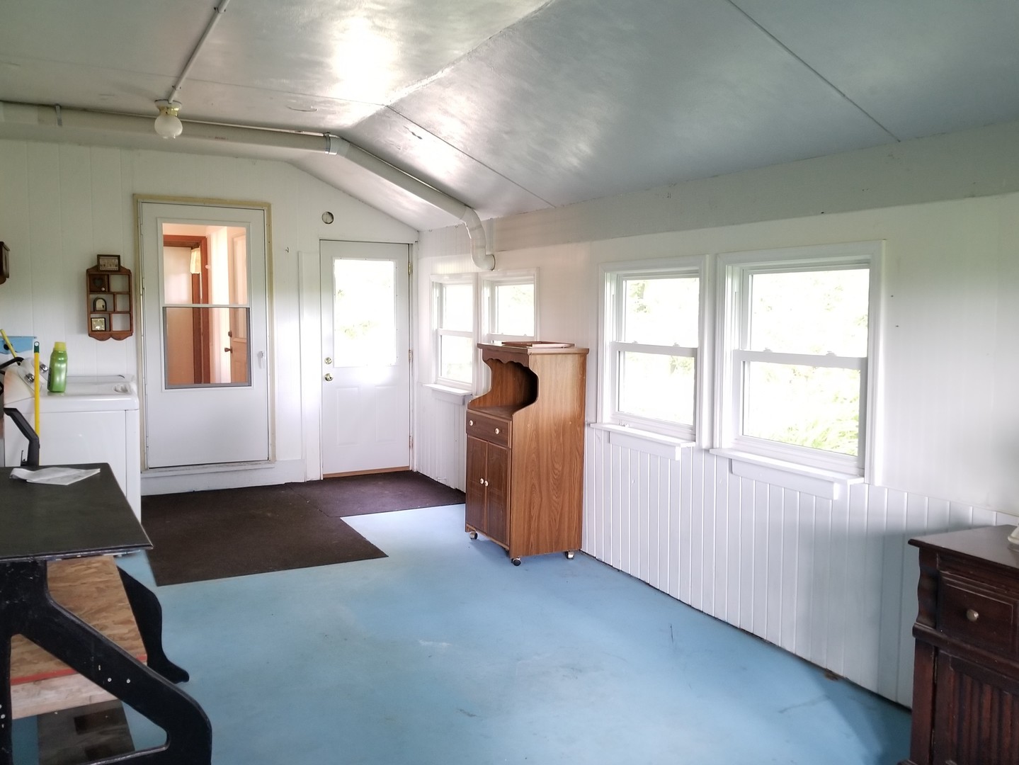16210 Strawberry Road Morrison, IL 61270 - Photo 13 of 17 a view of an empty room with a window