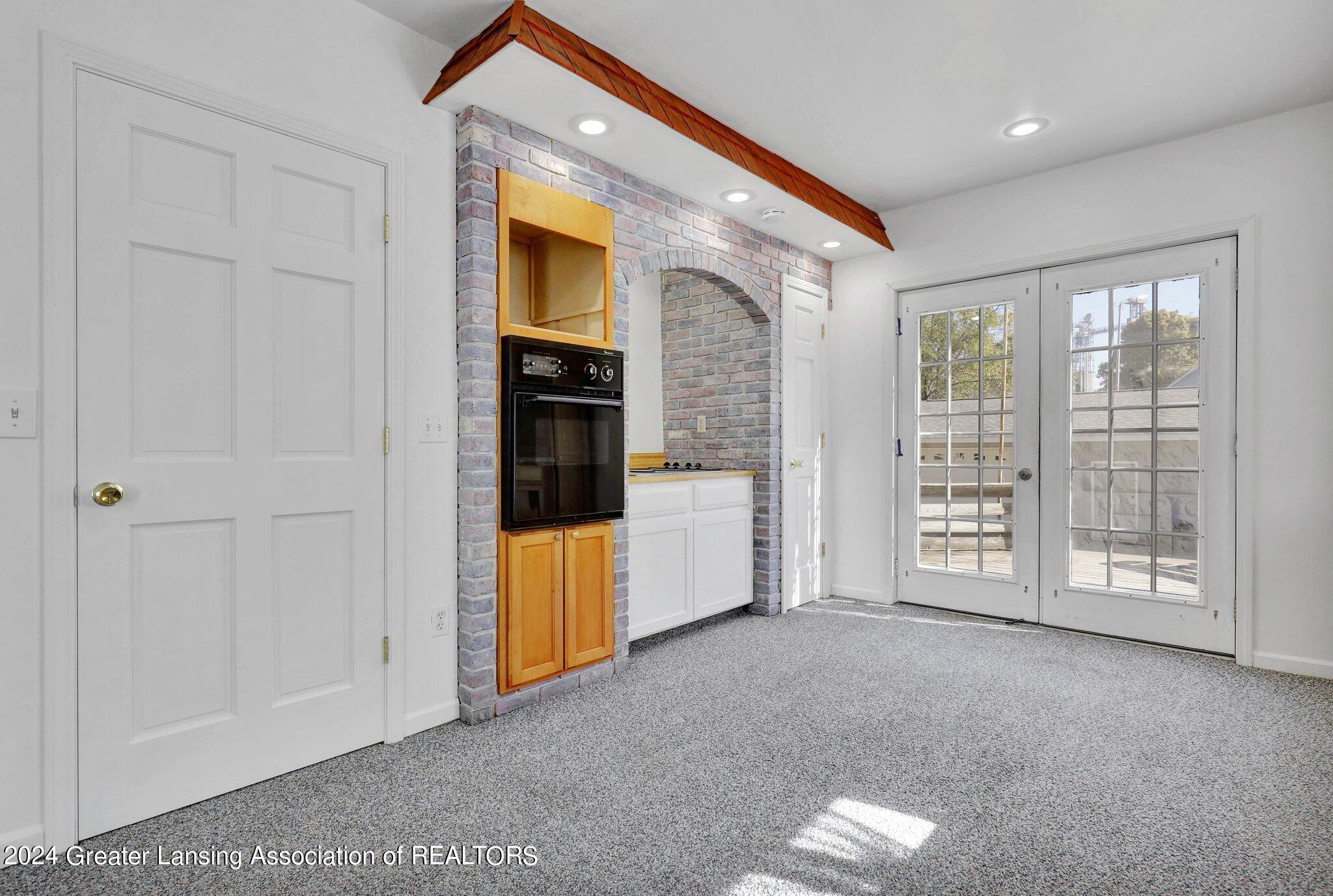 418 Forest Street Charlotte, MI 48813 - Photo 9 of 23 9-web-or-mls-Open Ended Media-9