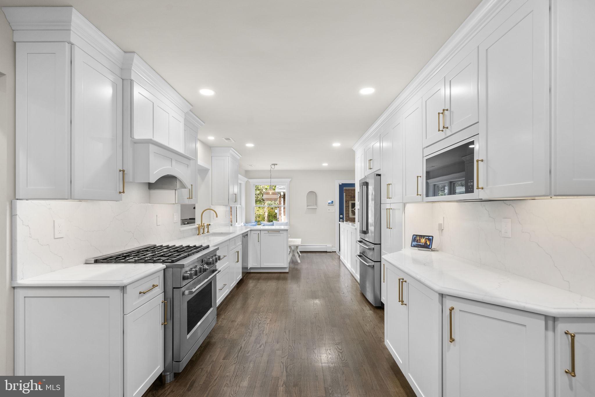9006 Crestleigh Road Ellicott City, MD 21042 - Photo 13 of 73