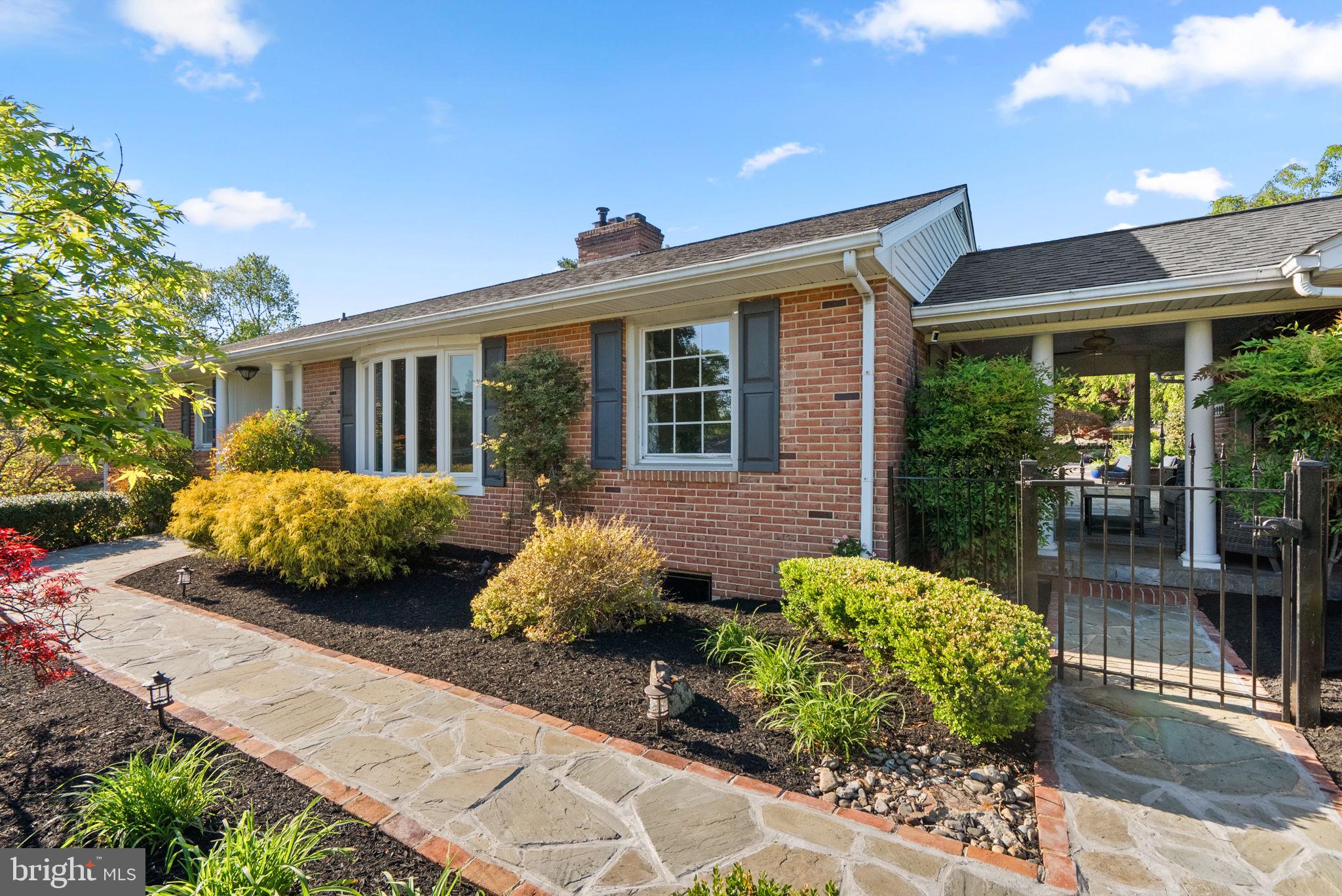 9006 Crestleigh Road Ellicott City, MD 21042 - Photo 4 of 73