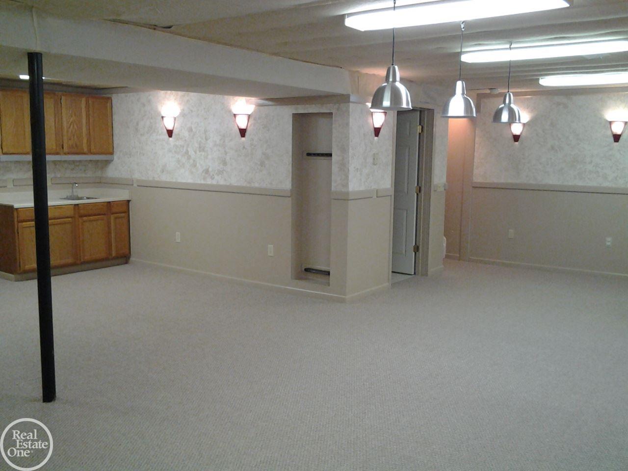 2383 East Maple Road Troy, MI 48083 - Photo 22 of 35