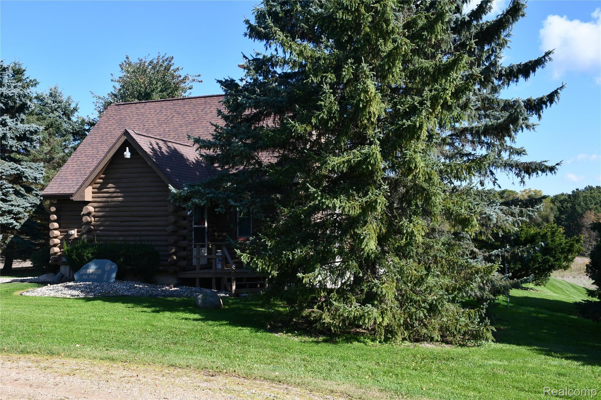 8658 North Lowell Road St. Johns, MI 48879 - Photo 4 of 15 DSC_0921.JPG