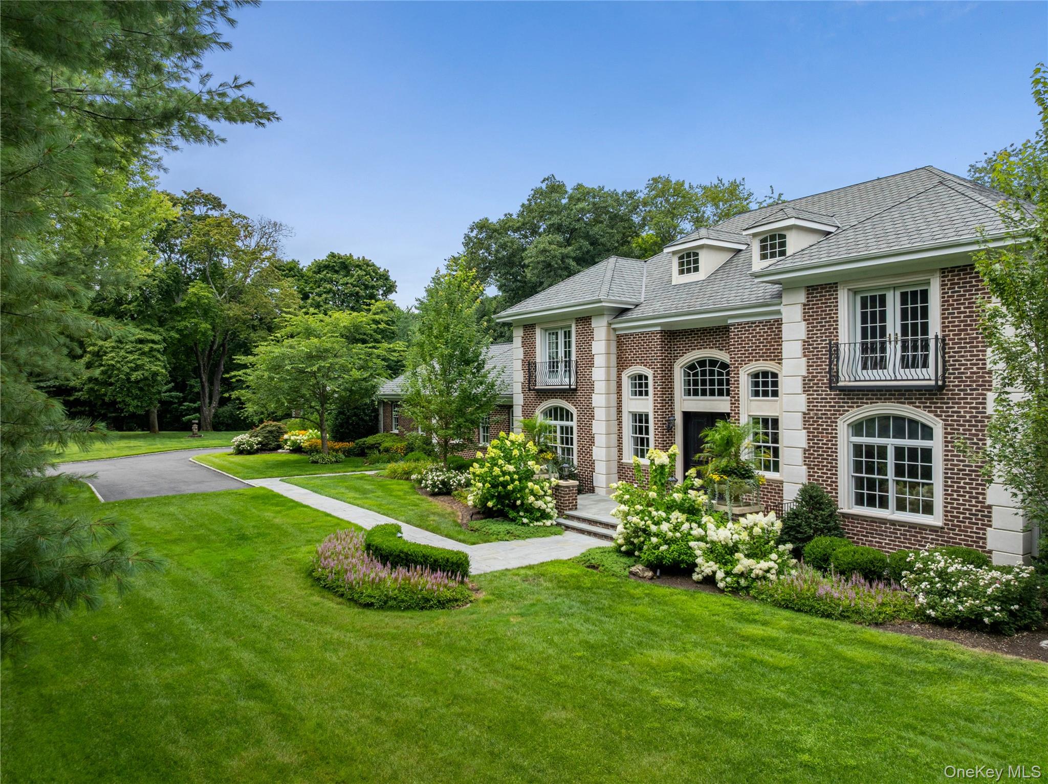 898 Chicken Valley Road Locust Valley, NY 11560 - Photo 2 of 45 Gallery Image 2