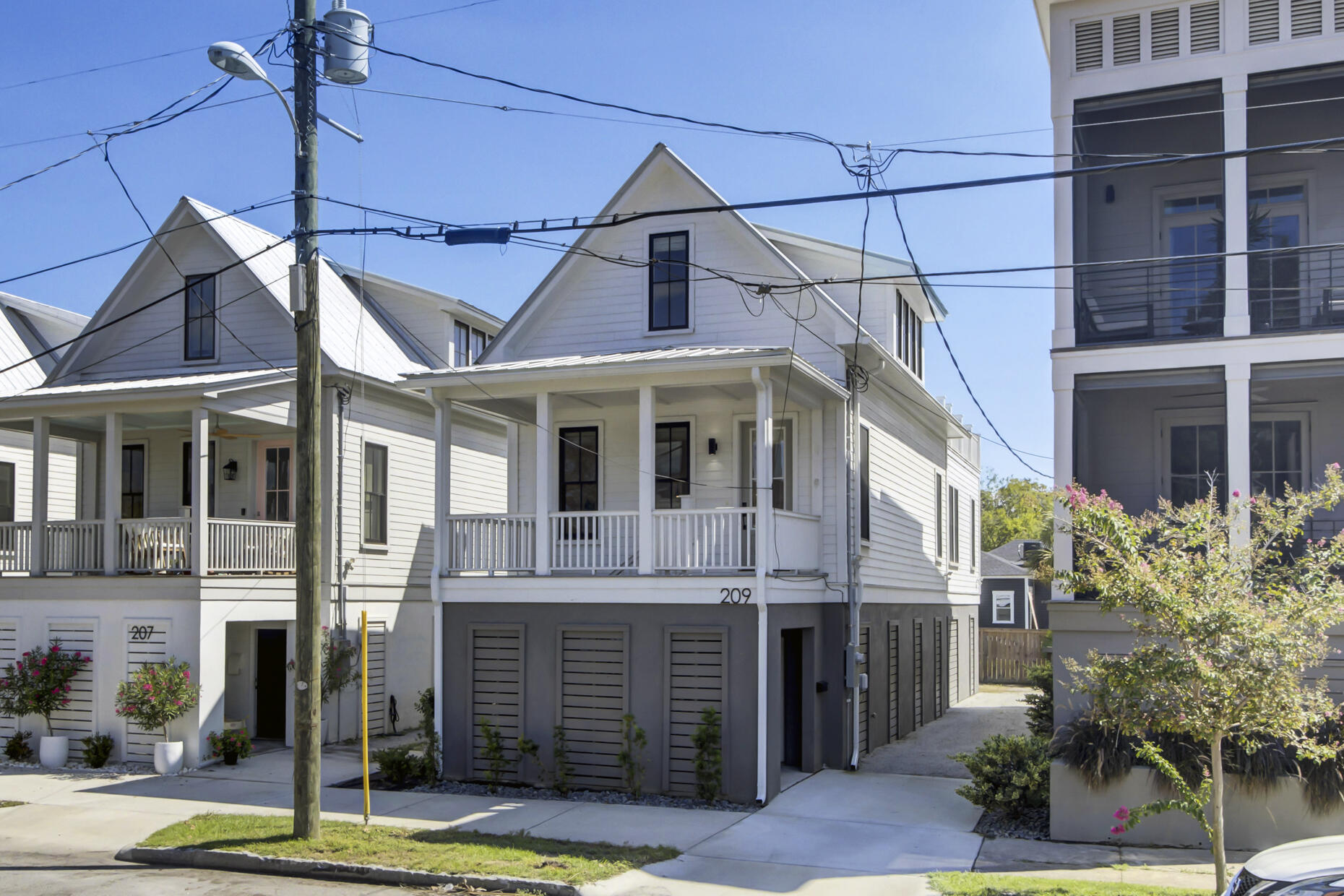 209 Line Street Charleston, SC 29403 - Photo 1 of 41 (1)