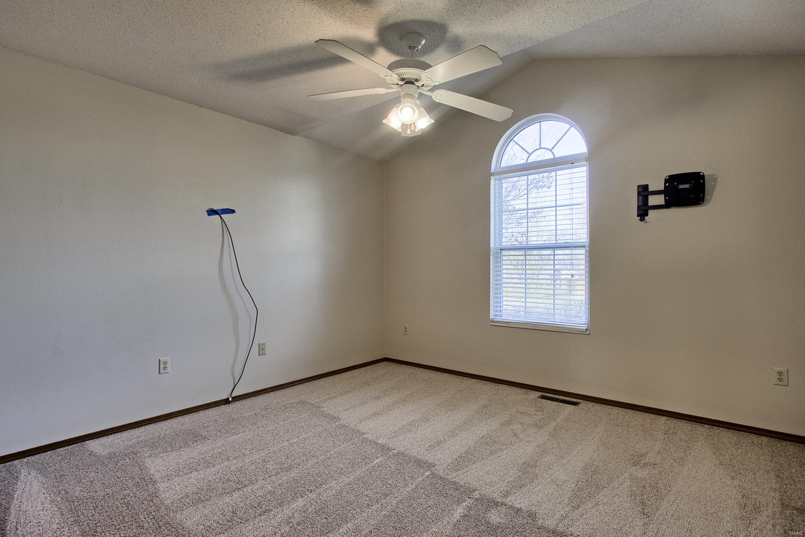 307 Fairwood Hills Road O'Fallon, IL 62269 - Photo 20 of 39 Gallery Image 20